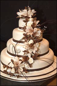 A very elegant wedding cake